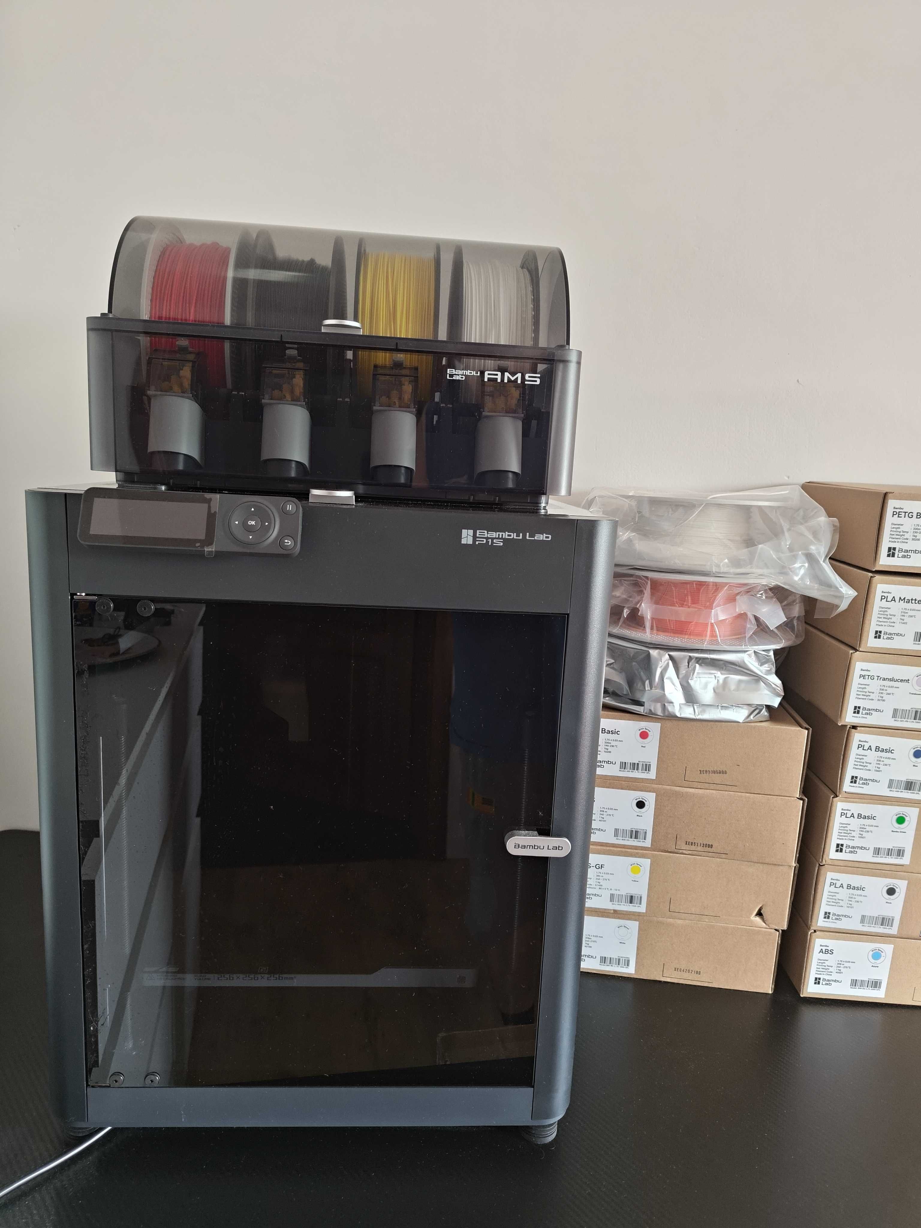 Drukarkę 3D Bambu Lab P1S Combo + Bambu Filament Swatches
