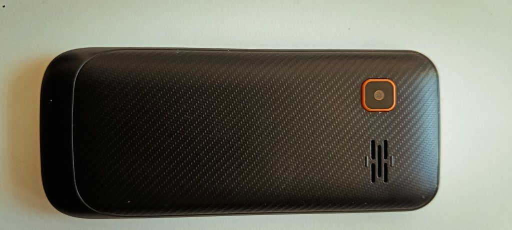 Maxcom MM142 telefon