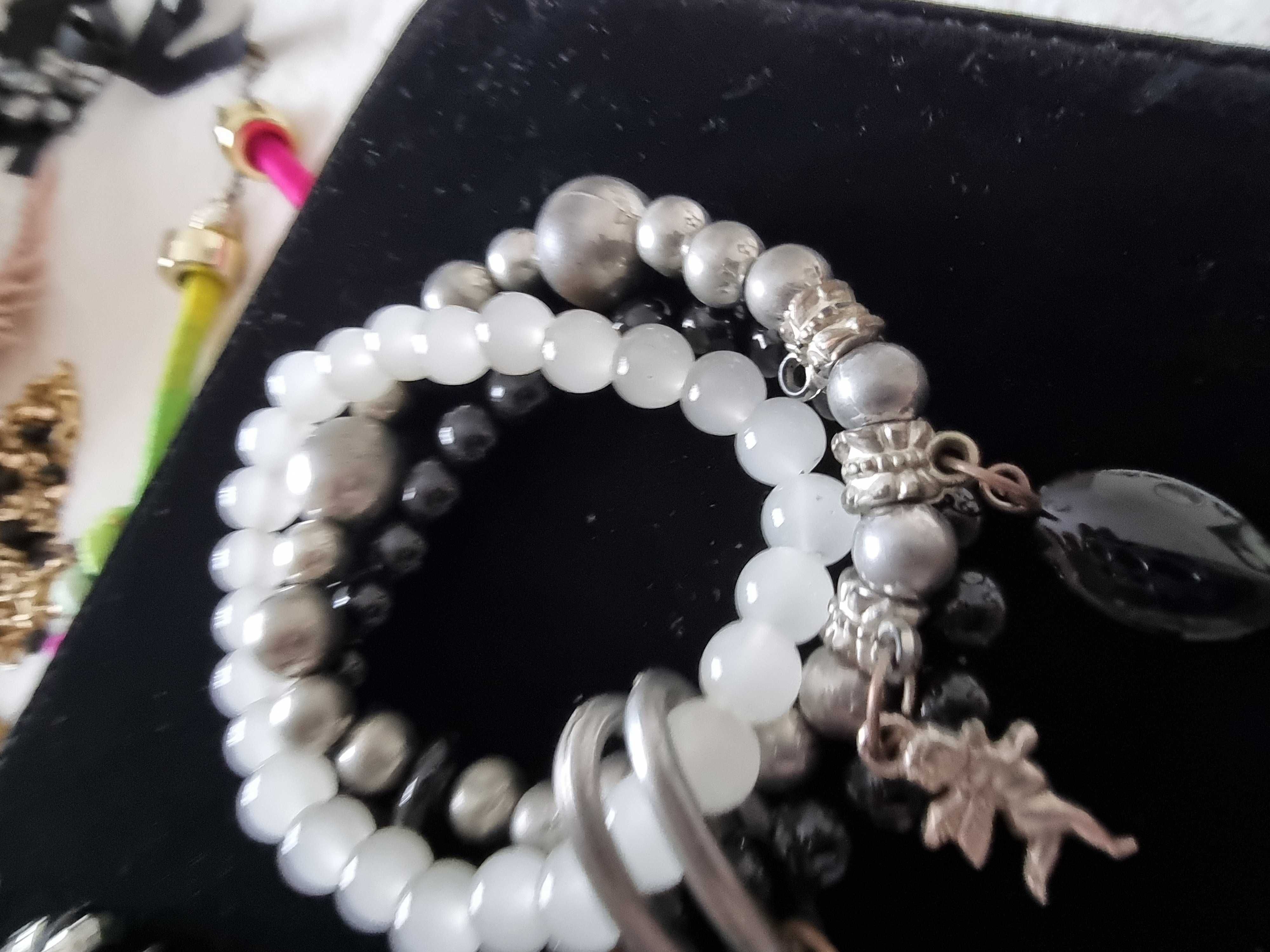 Pulseiras variadas