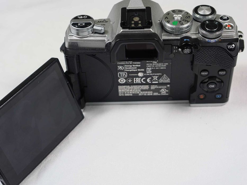 Olympus OM-D  E-M5 III + Grip ECG 5