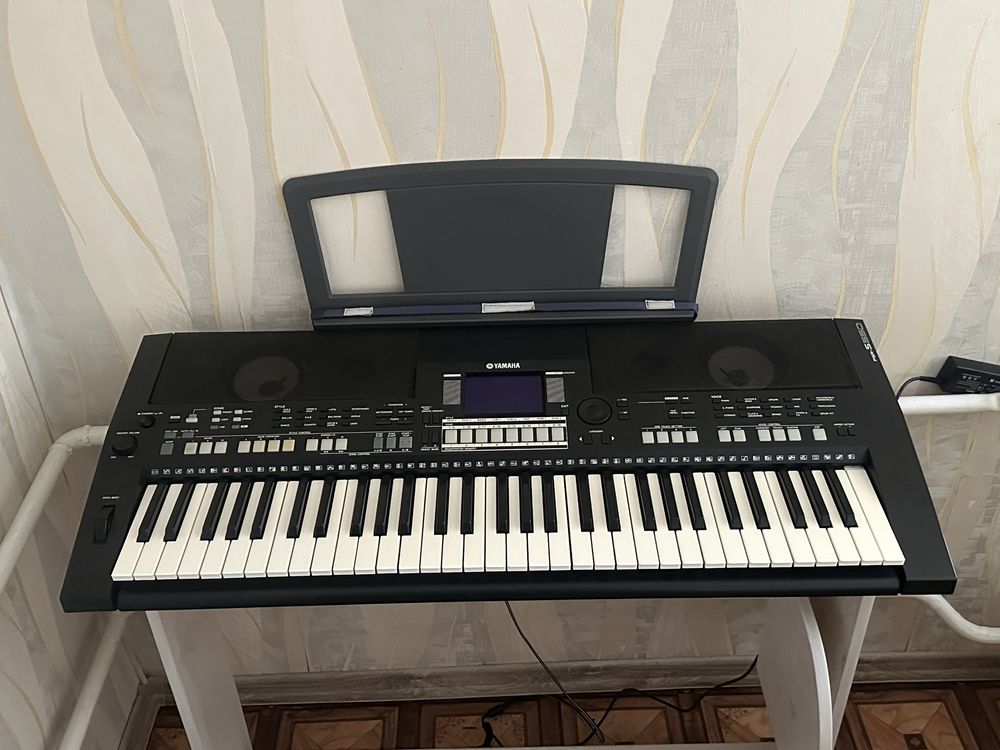 Продам Синтезатор Yamaha S550 IDEAL