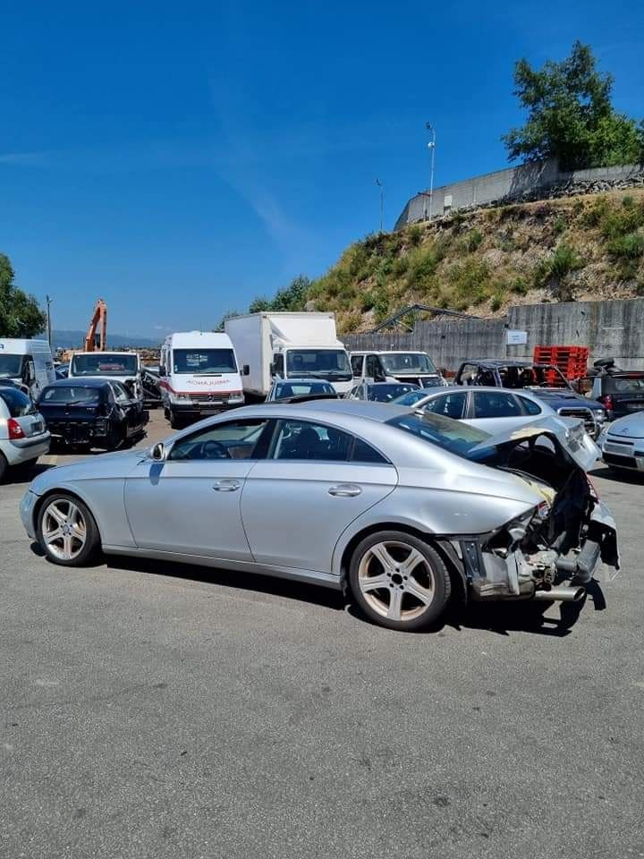 Mercedes-Benz CLS 350 V6 gasolina de 2007 para peças