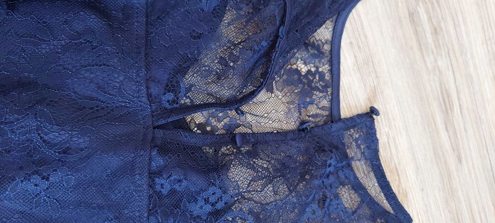 Sukienka Carry S koronka JAK NOWA