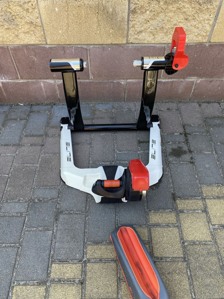 Велотренажер,велостанок ELITE QUBO DIGITAL SMART B+