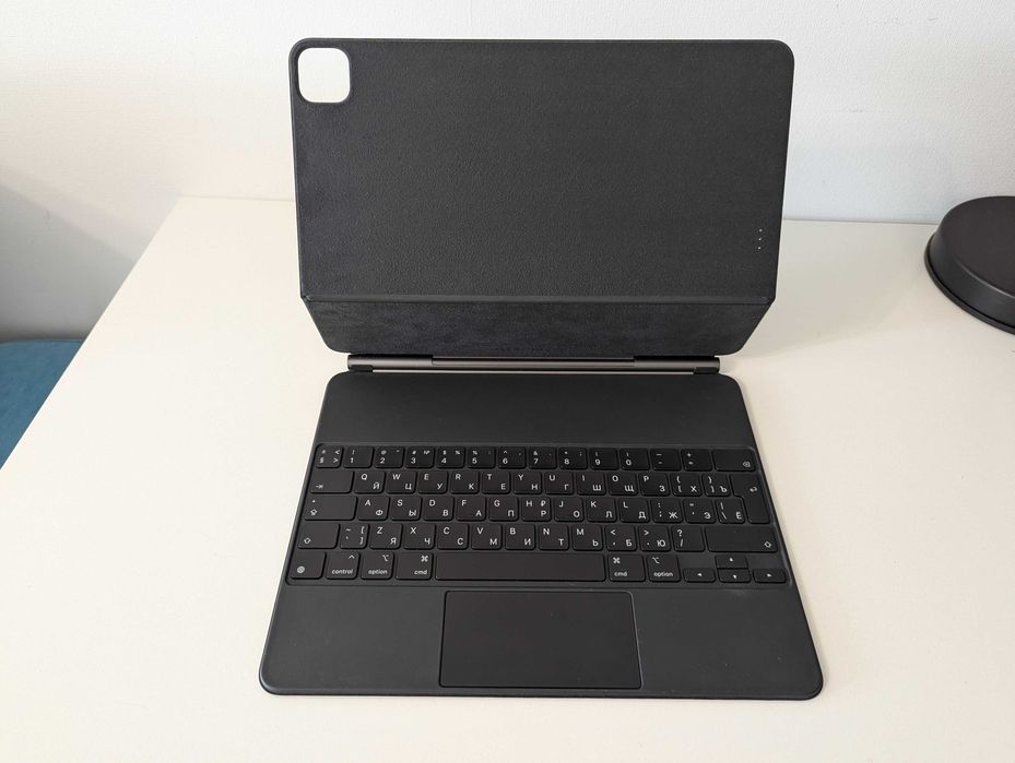 Magic Keyboard iPad Pro 12.9 4th Gen MXQU2RS/A