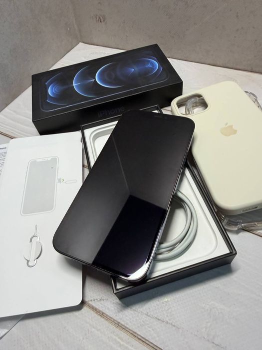 Iphone 12 pro 256 gb neverlock 100% батарея