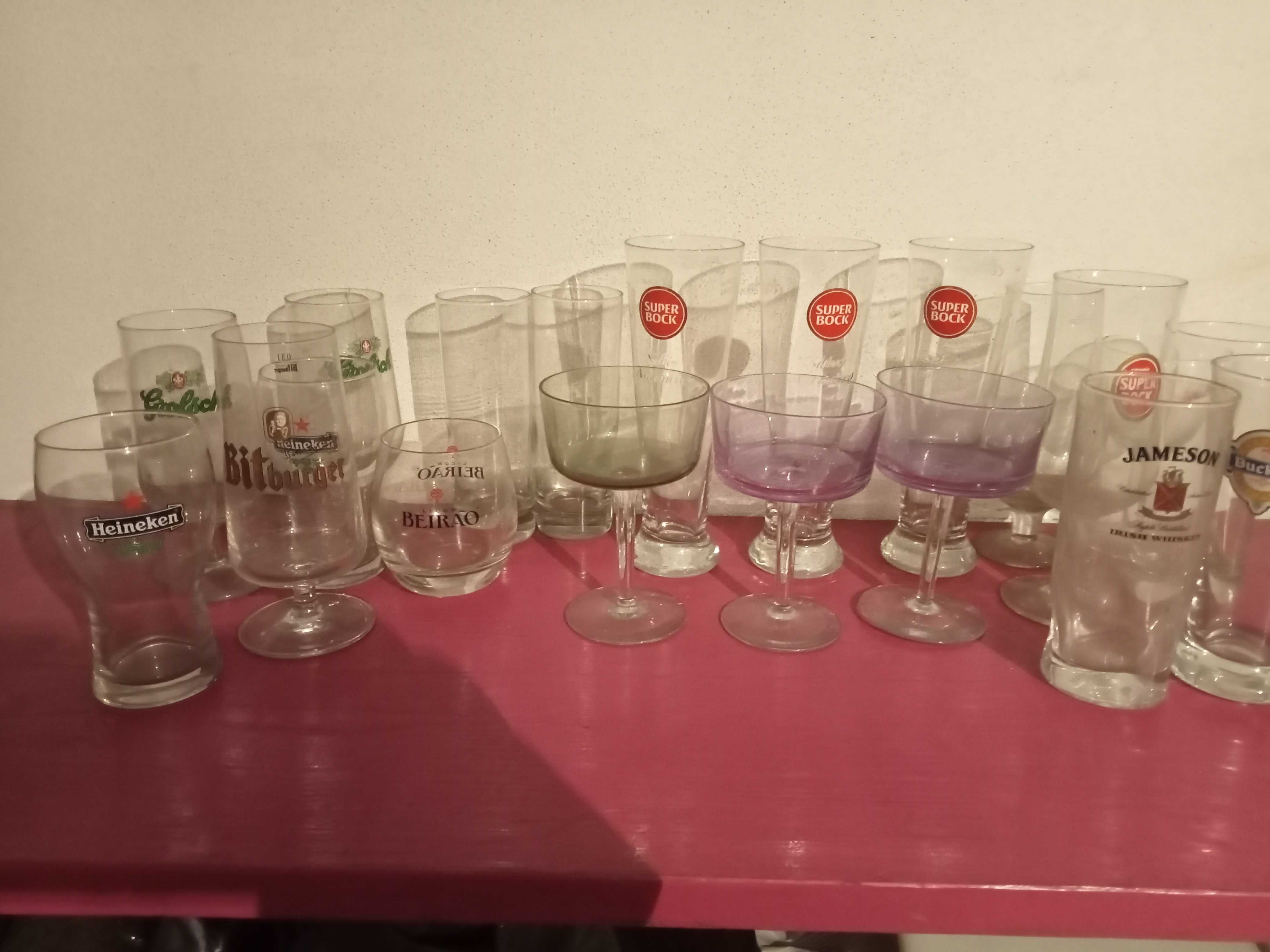 Conjunto de copos e diversos
