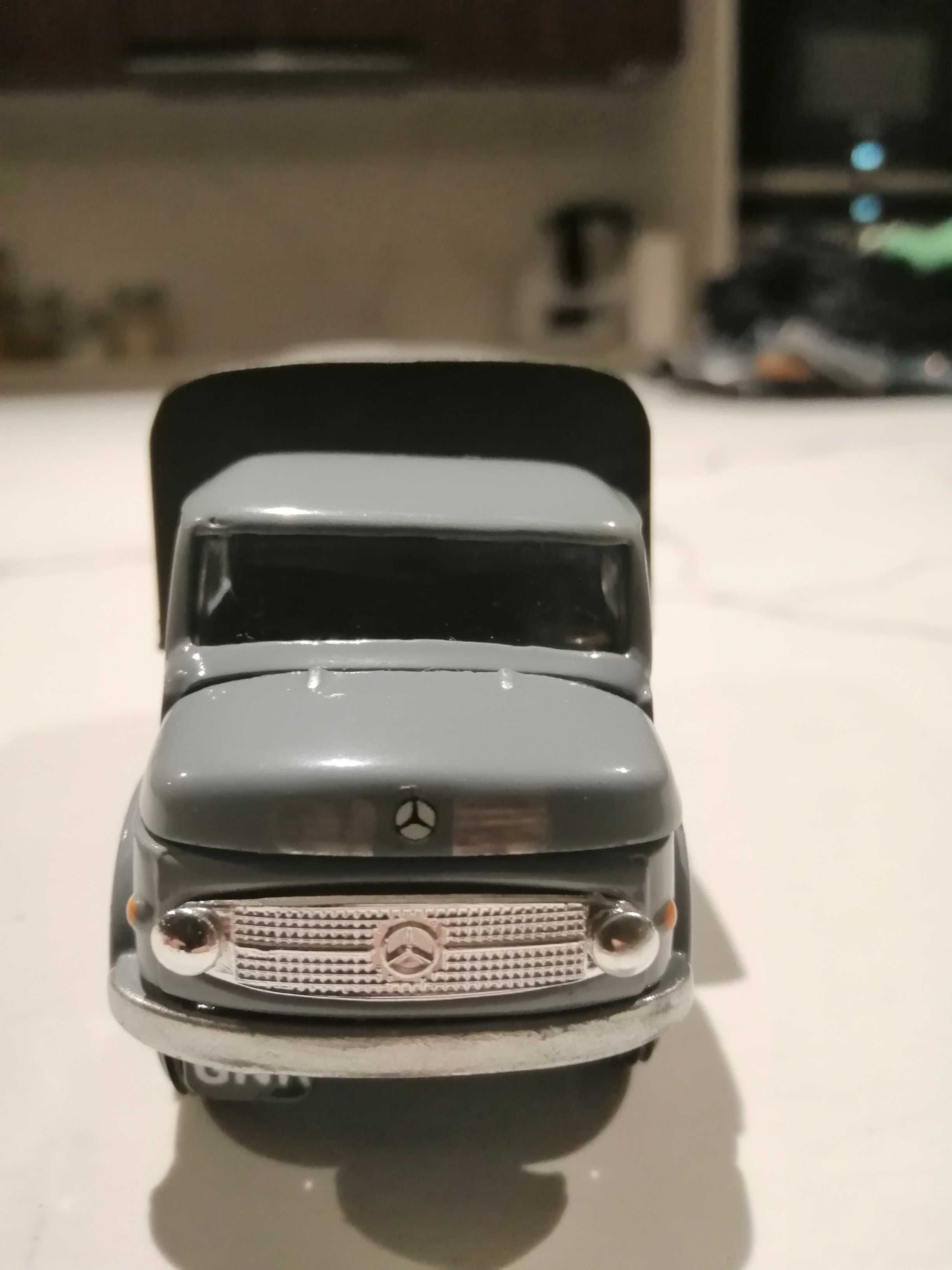 Camião GNR miniatuta