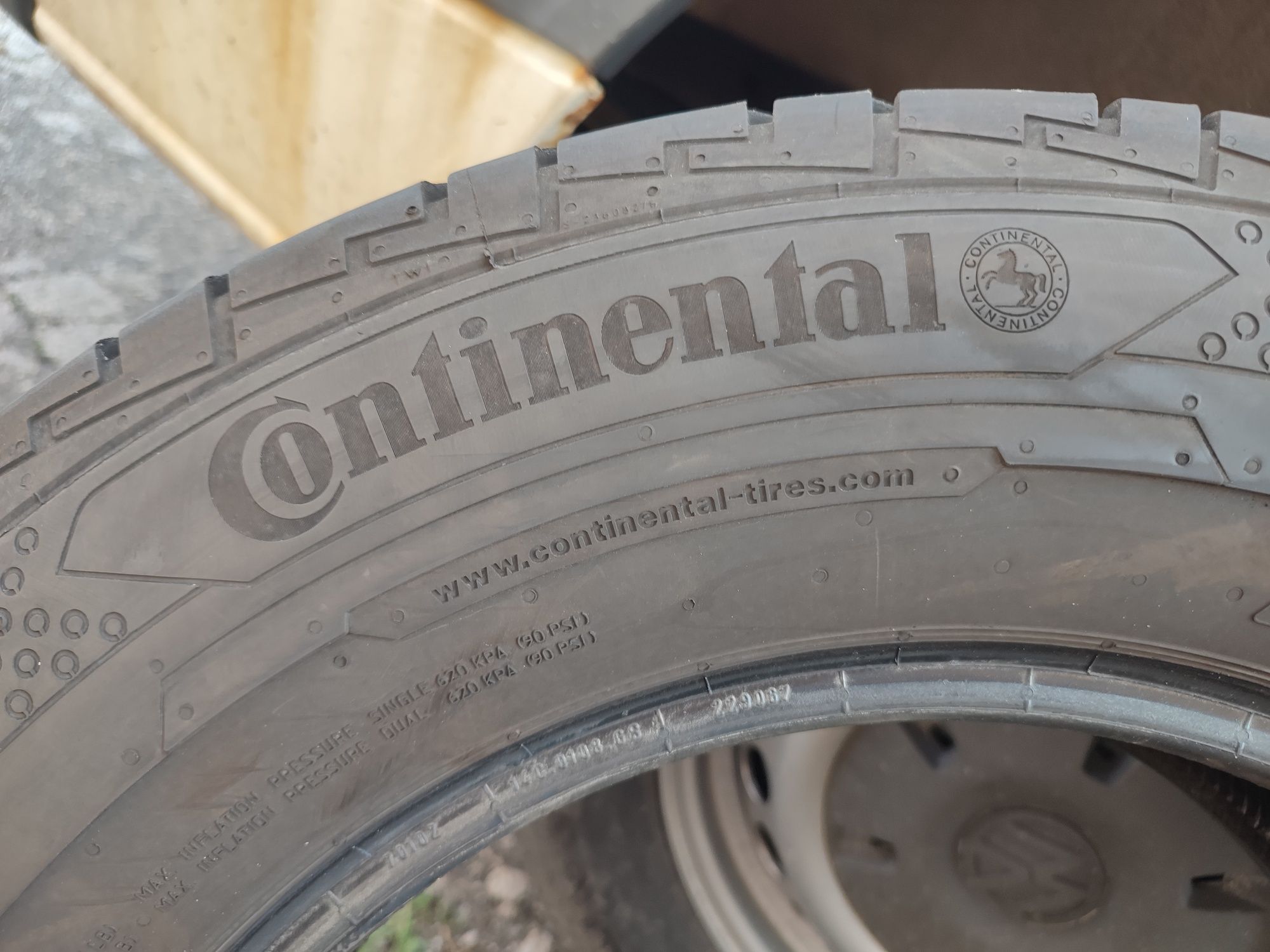 Pojedyncza opona Continental ContiVanContact100 235/65/16 C