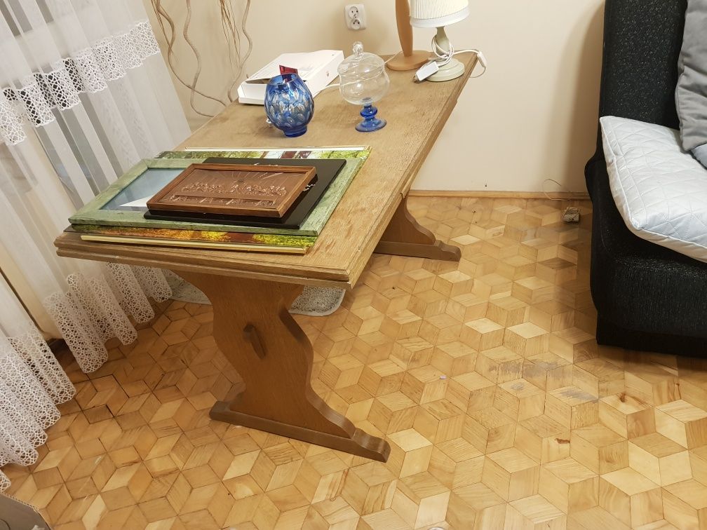 Solidny stół rozkładany