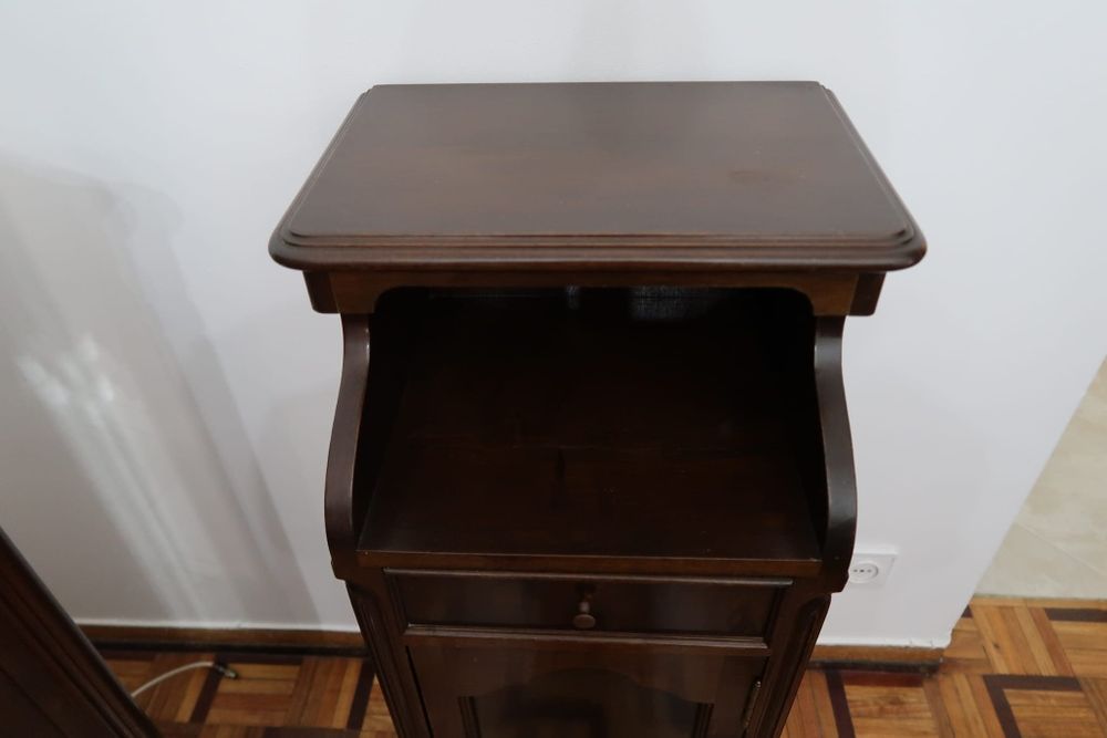 Movel com porta e gaveta