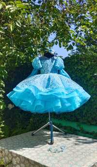 Выпускное бальное пышное нарядное платье на 5-7  лет
