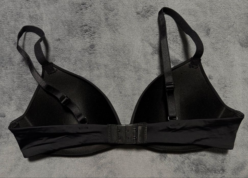 Безшовний бюстгальтер