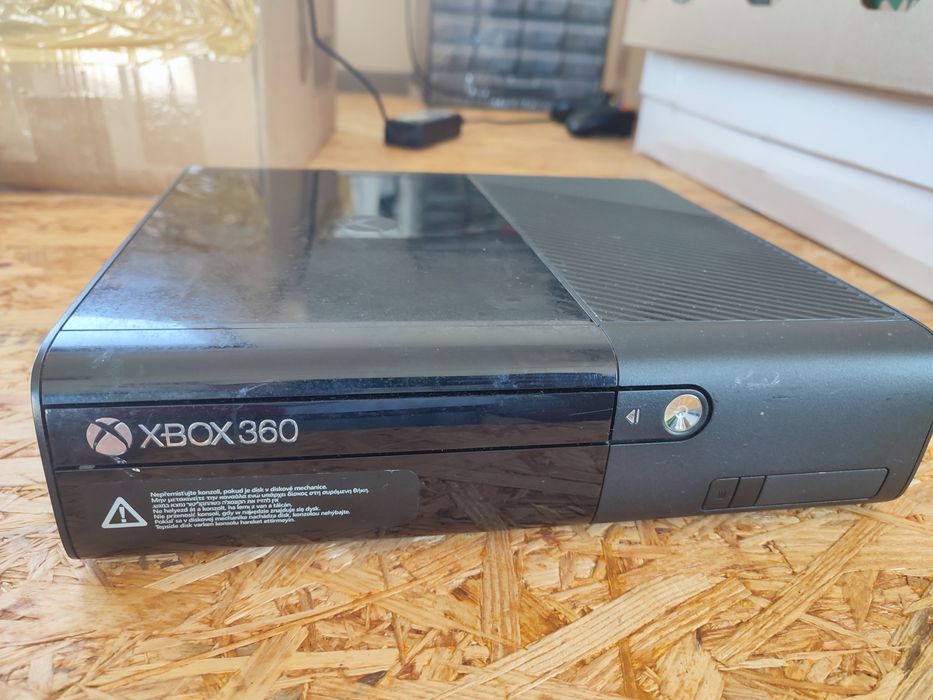 Konsola Xbox 360 uszkodzona