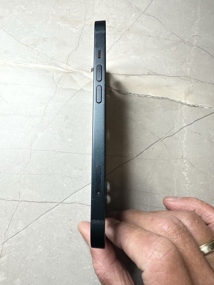 Iphone 14 korpus bardzo ładny oryginał