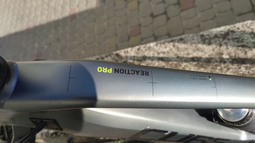 Електровелосипед Cube, колеса 27.5, рама S