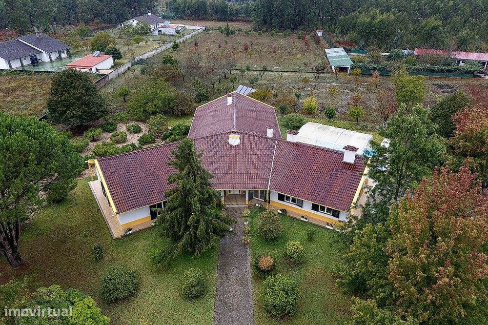 Moradia T4 para venda