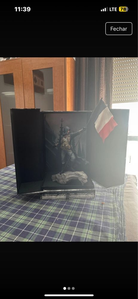 Estatua assassins creed unity