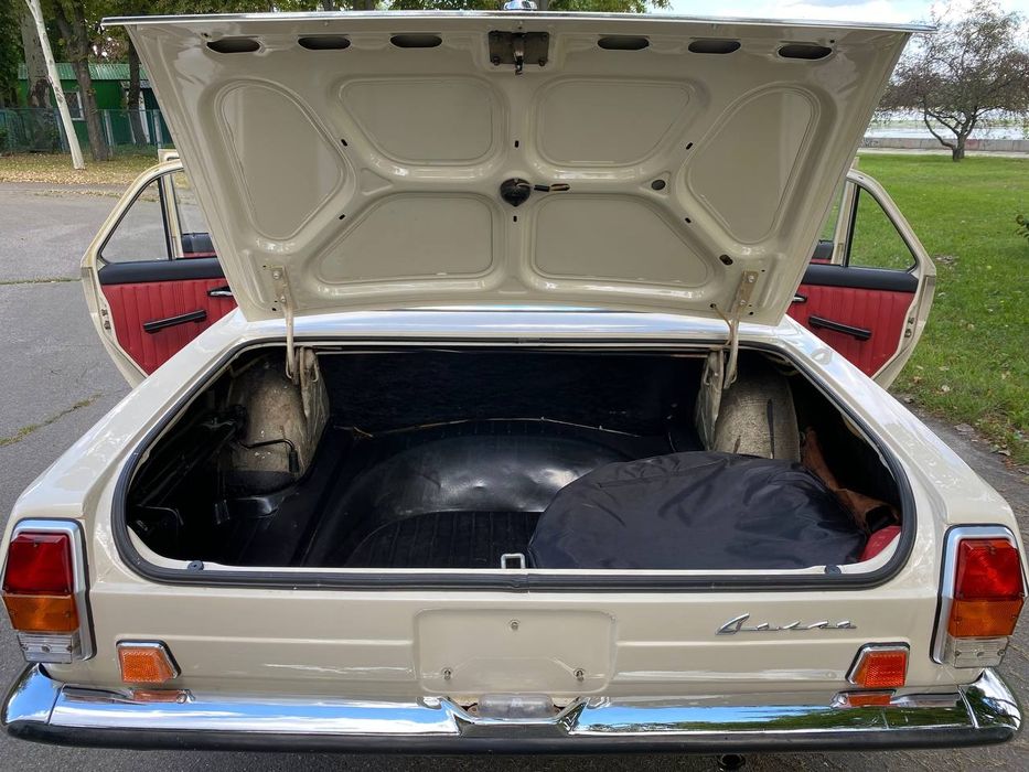 Волга ГАЗ -24 . 1976р.