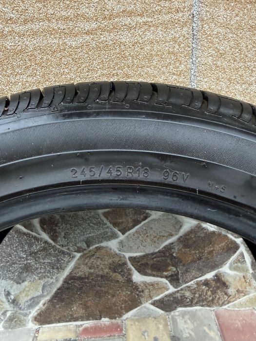 Uniroyal Tiger paw 245 45 18 96V