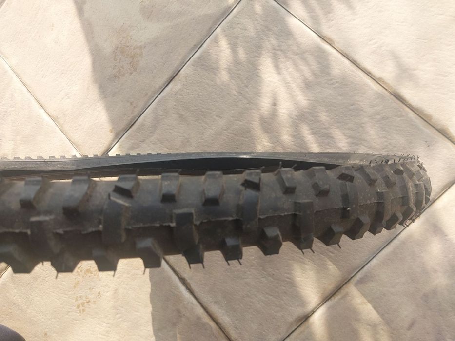 Opona 26 x 2.1 Vee Rubber