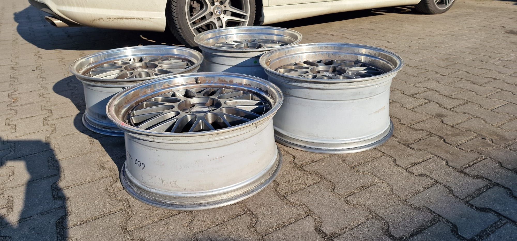 Sprzedam felgi R20
