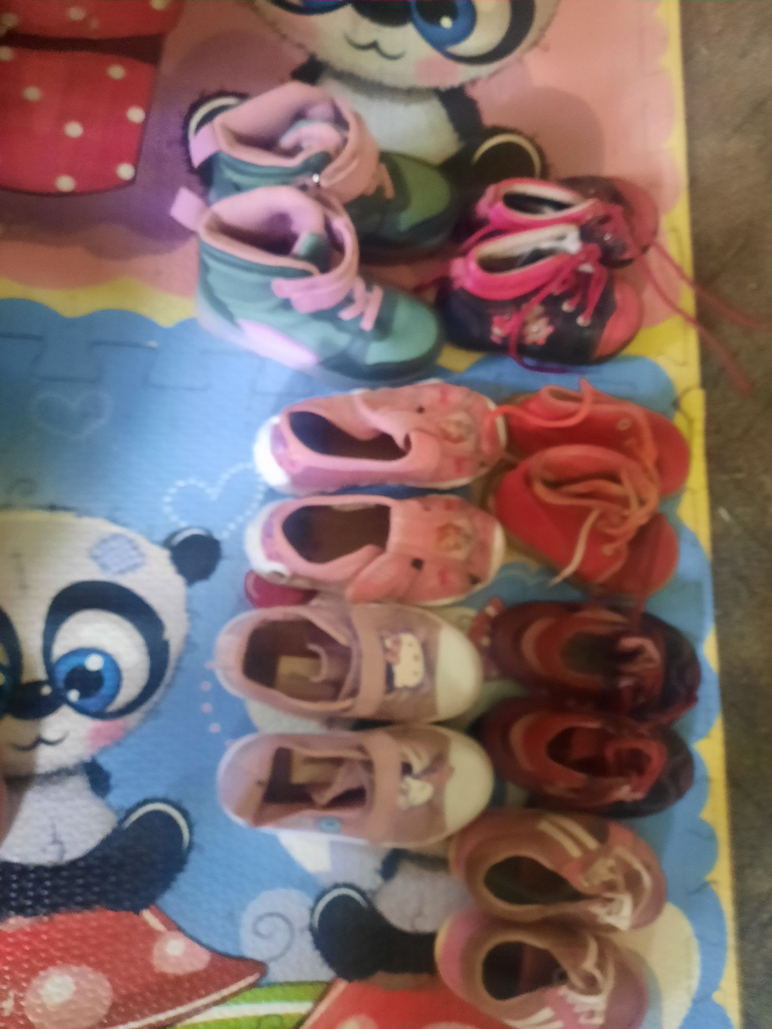 Продам кросівки дитячі бу
