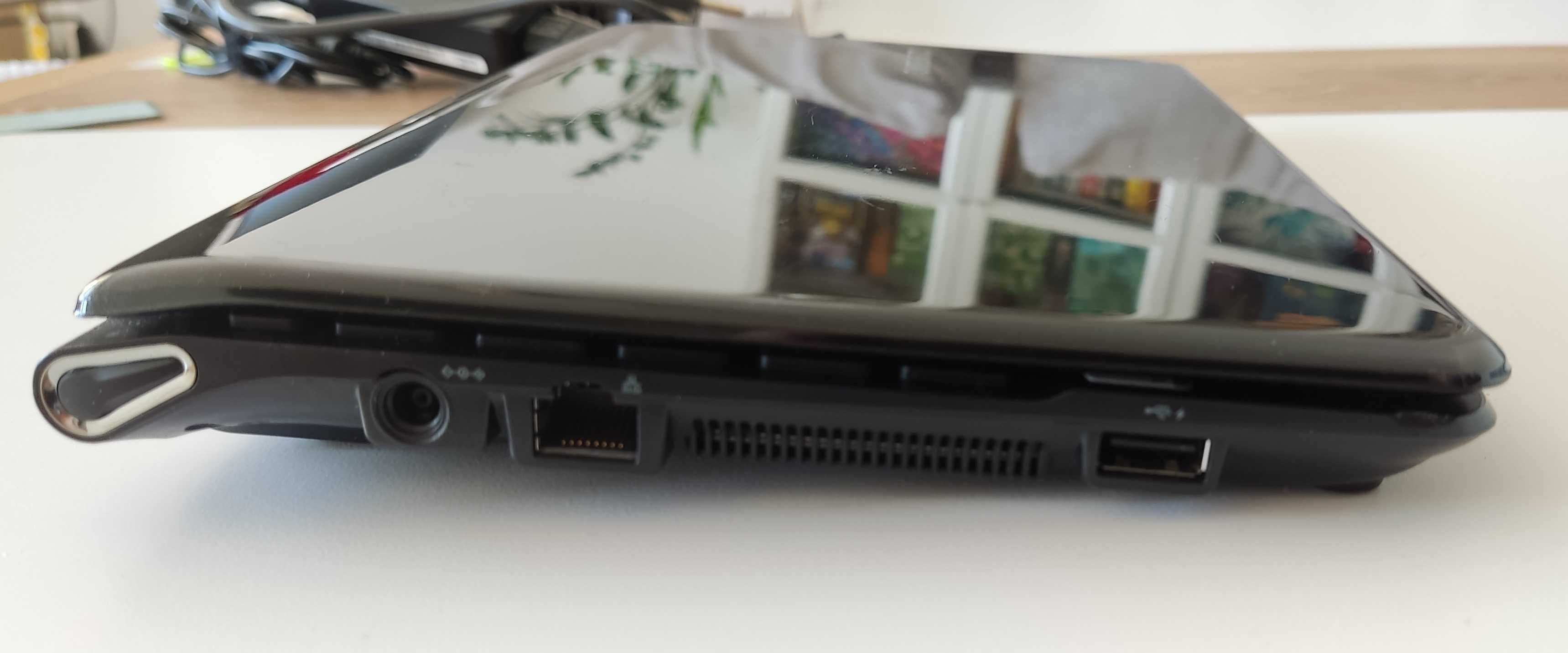 Notebook Samsung NC110 z pokrowcem