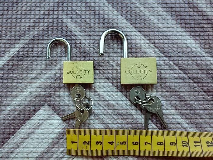 Par de cadeados robustos com 3 chaves 2 tamanhos