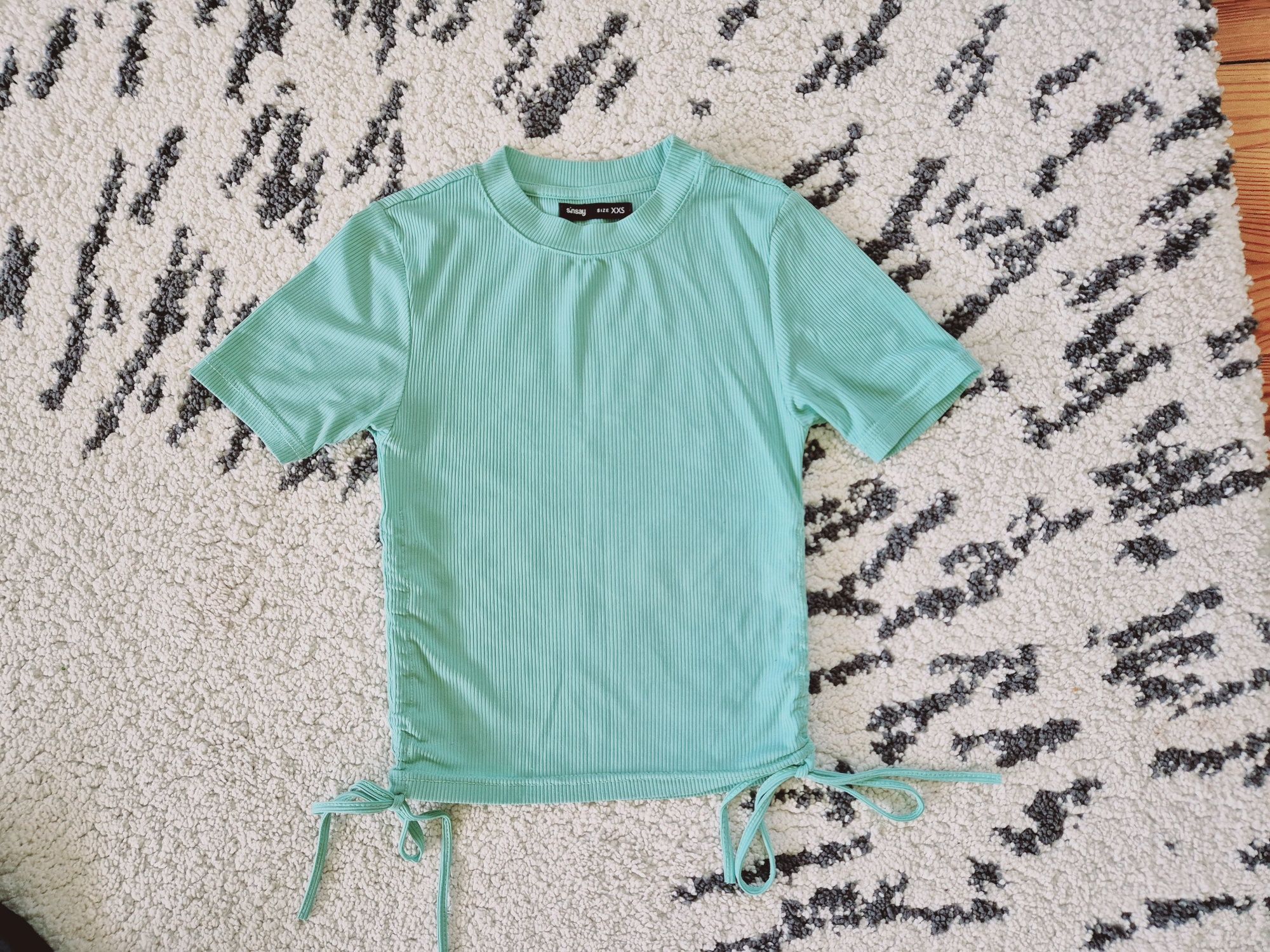Zielony miętowy top XXS 32 Sinsay koszulka bluzka prążki  T-shirt