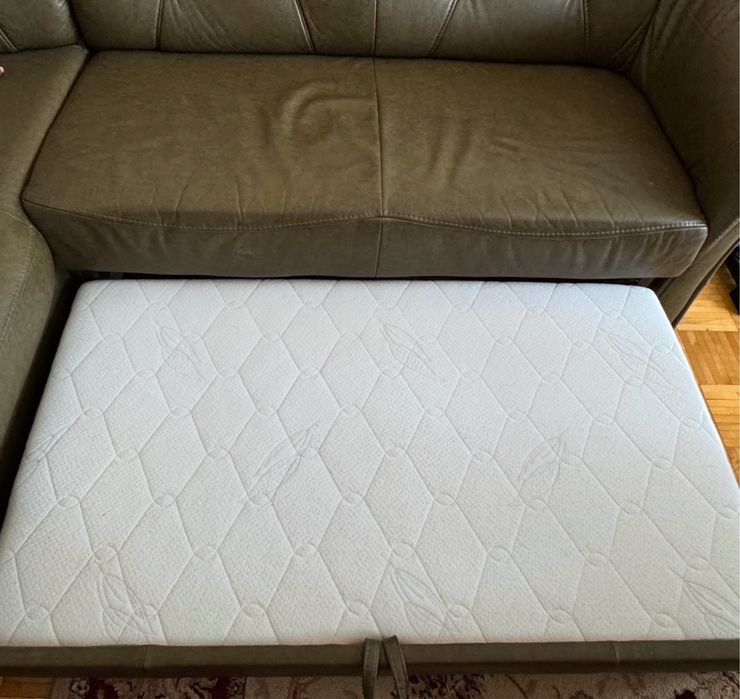 Kanapa narożna / Rogówka, skórzana, z opcją spania.