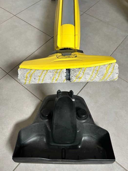 Karcher FC5 do mycia podłogi i odkurzania jednocześnie.