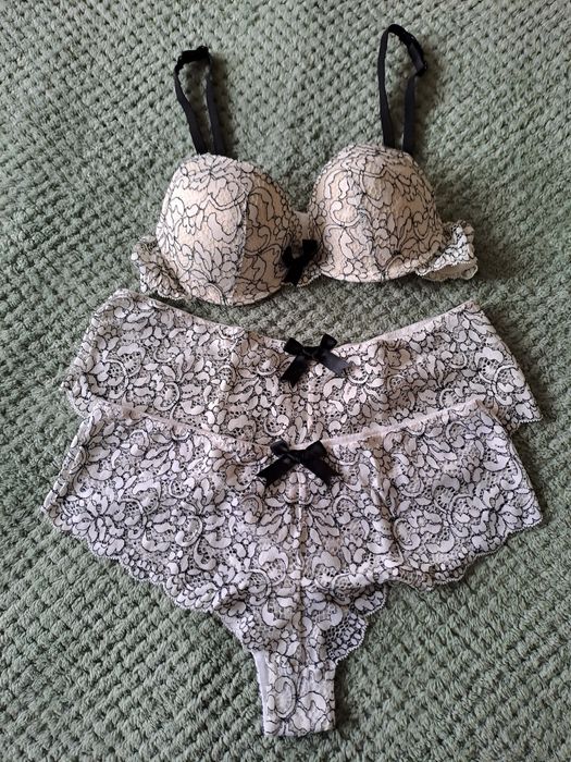 Zestaw bielizny: biustonosz i 2 x majtki