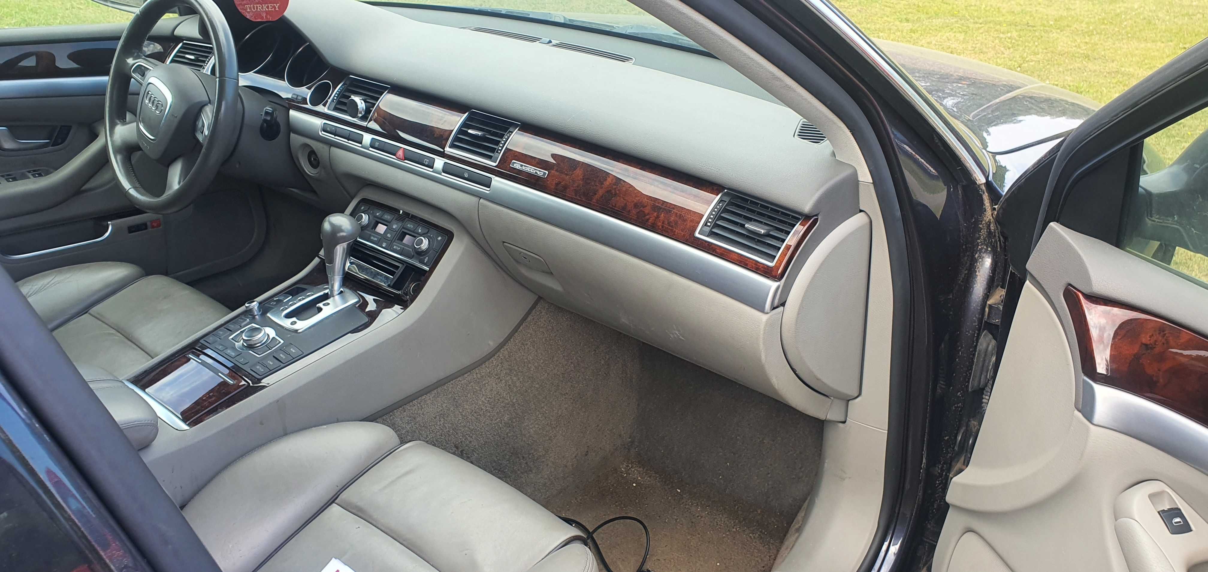 Audi / A8 4.2 V8 FSI quattro