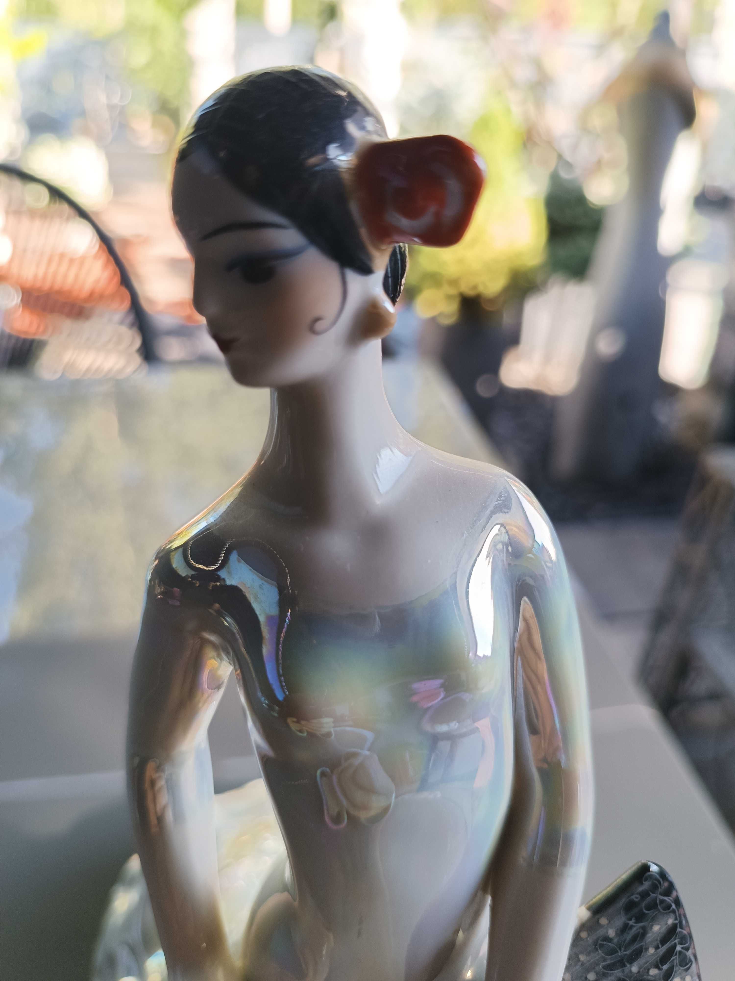 Figurka z porcelany