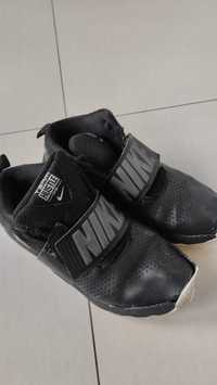 Buty Nike czarne Rozmiar: 35,5