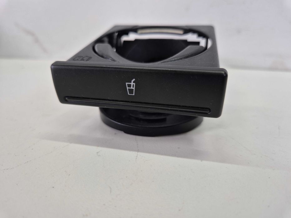 audi a3 8l lift fabryczny uchwyt na kubki napoje napój oryginał igła!