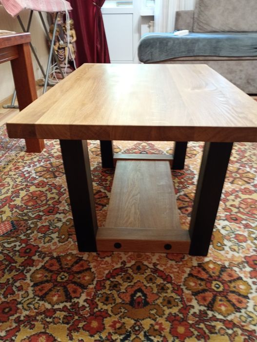 Стіл журнальний з масиву дуба