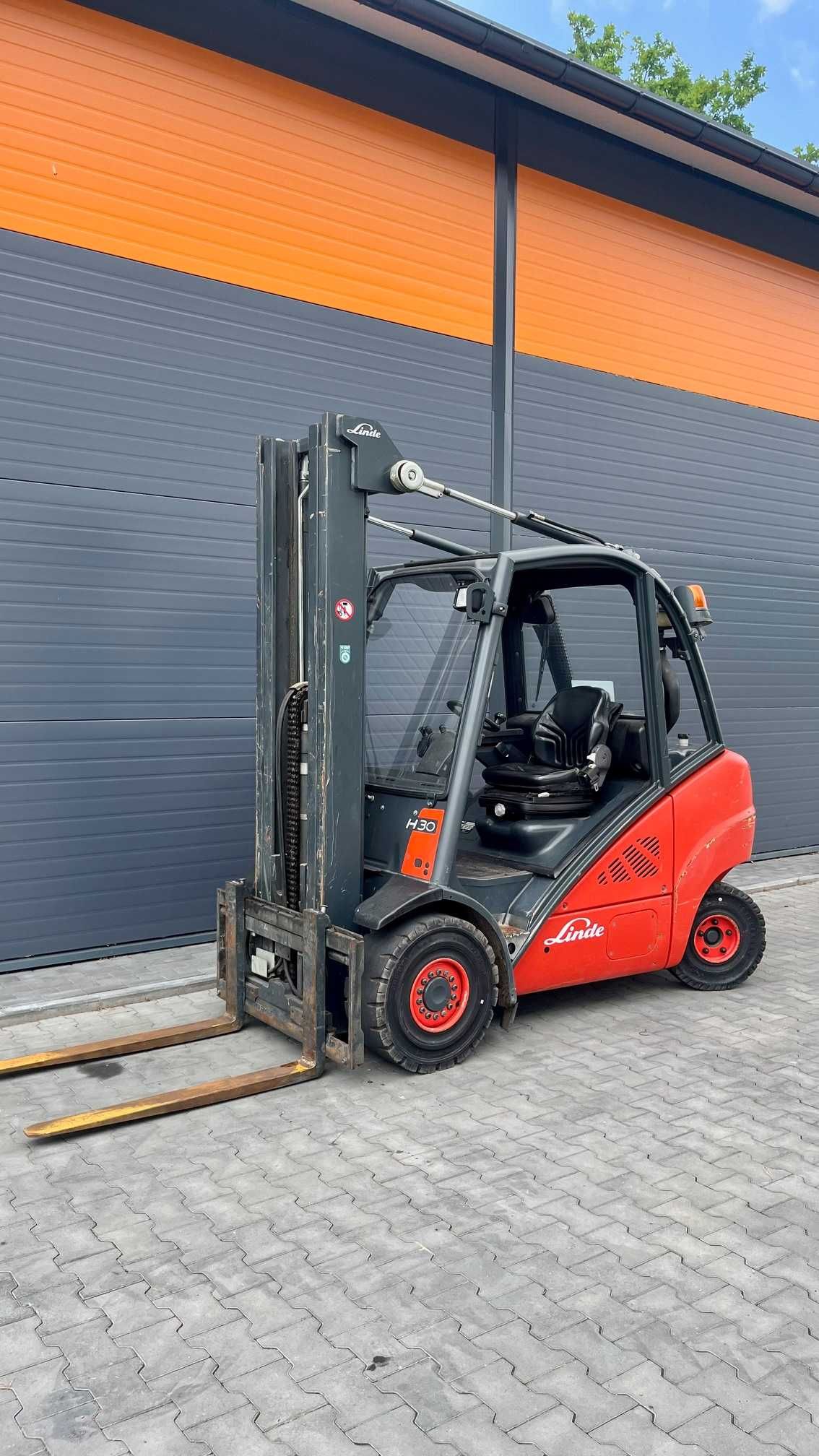 Wózek widłowy LINDE  H 30 D  diesel  ROK 2010  triplex  przesuw ma UDT