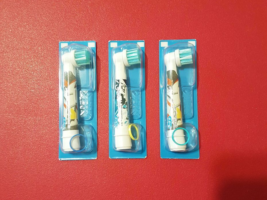 Зубна щітка електрична Oral-B Braun D100.413.2K Cars/ 3 шт. EB-10