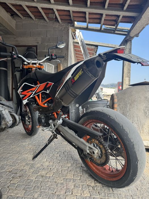 KTM 690 SMC - legalizada, peças todas originais em ótimo estado