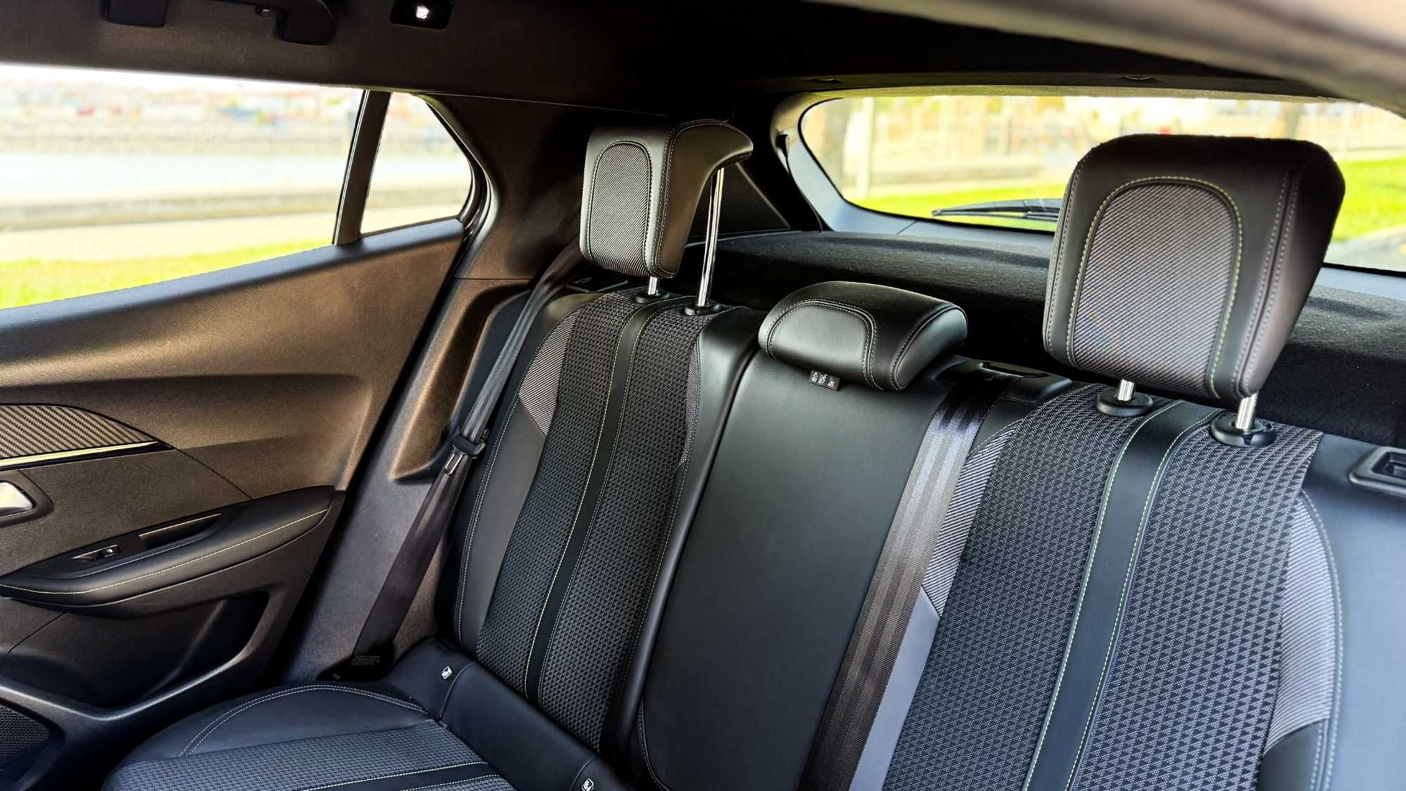 Peugeot 2008 GT Line 1.2 PureTech 130cv | 2020 | Cinzento Platinium