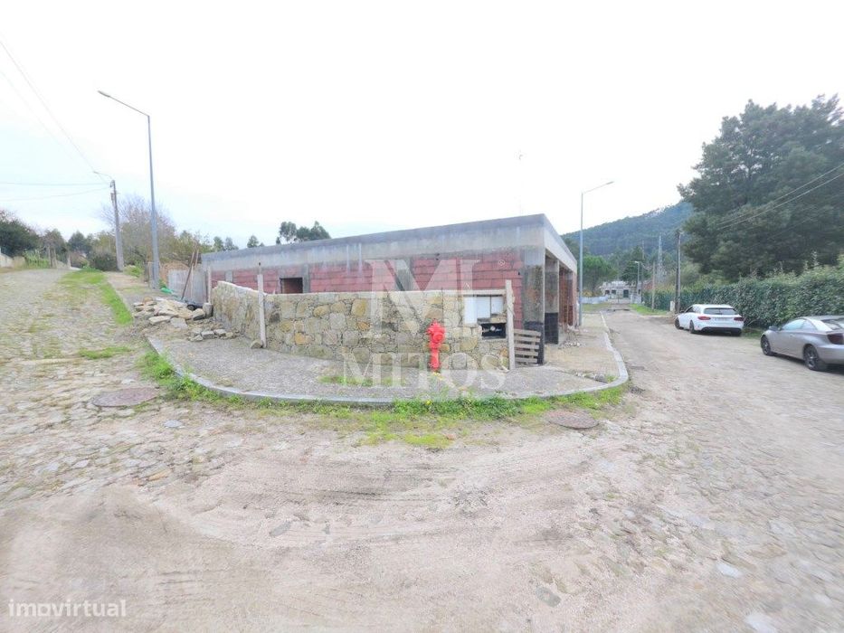 Moradia T3 Térrea com piscina, situada em Vilar de Mouros - Caminha