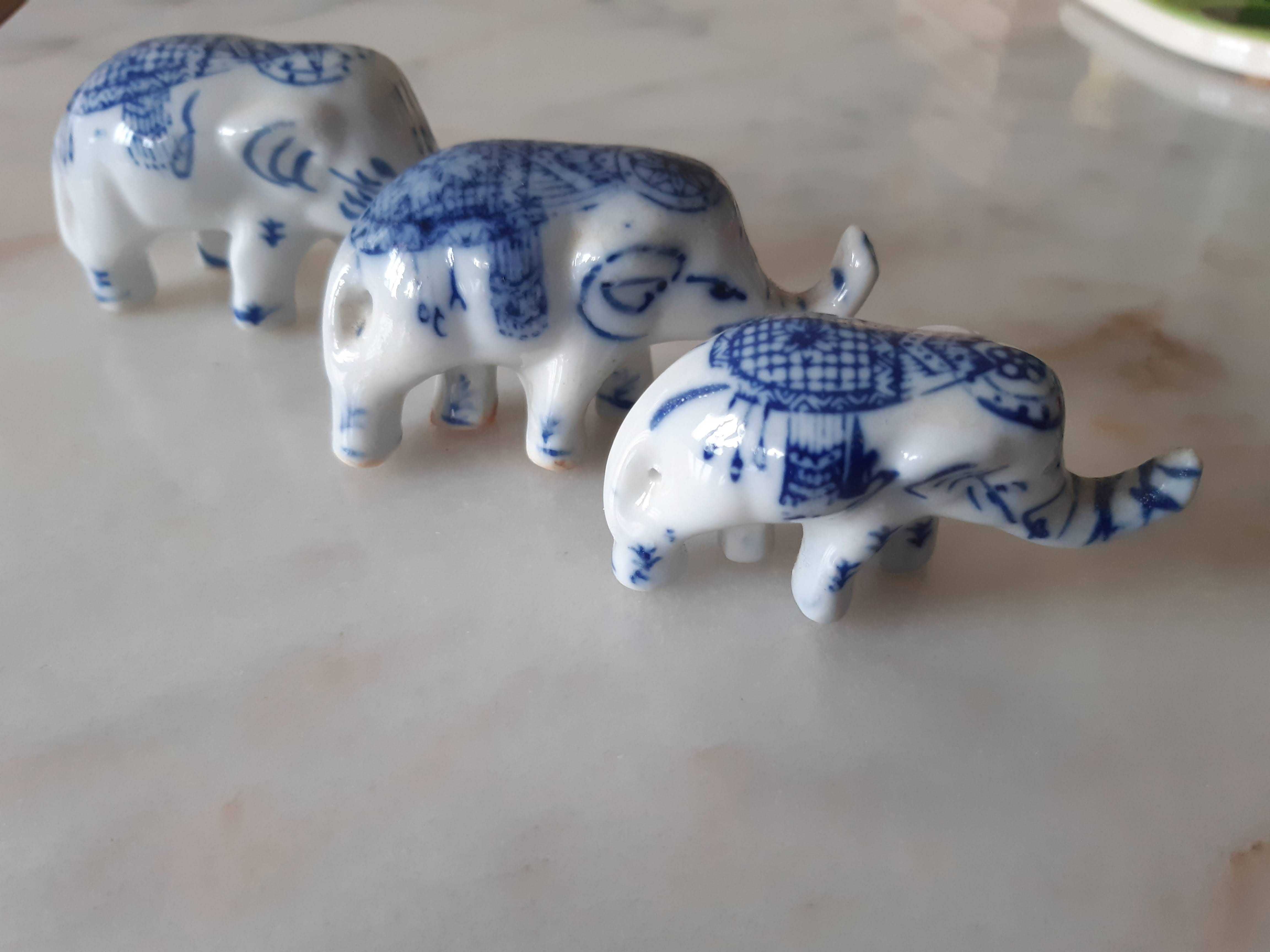 Conjunto 3 elefantes porcelana, vintage, anos 80, excelente estado