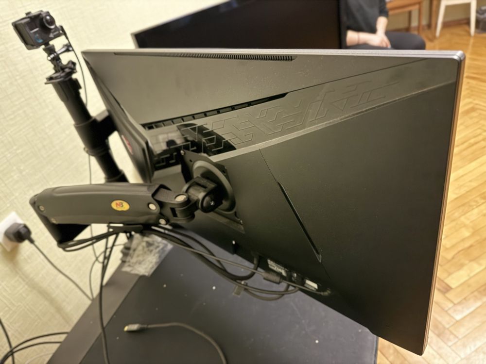 MSI Optix MAG274QRF-QD (2K, 165Hz) + Acer KG241Q (144Hz) з підставкою