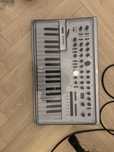 Korg minilogue syntezator