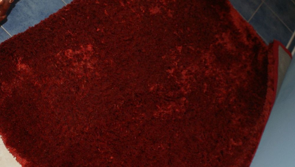 продам килим на підлогу червоного кольору, німецький