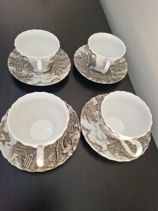 Conjunto de 4 chávenas chá e 4 pires "MYOTT Royal Mail"