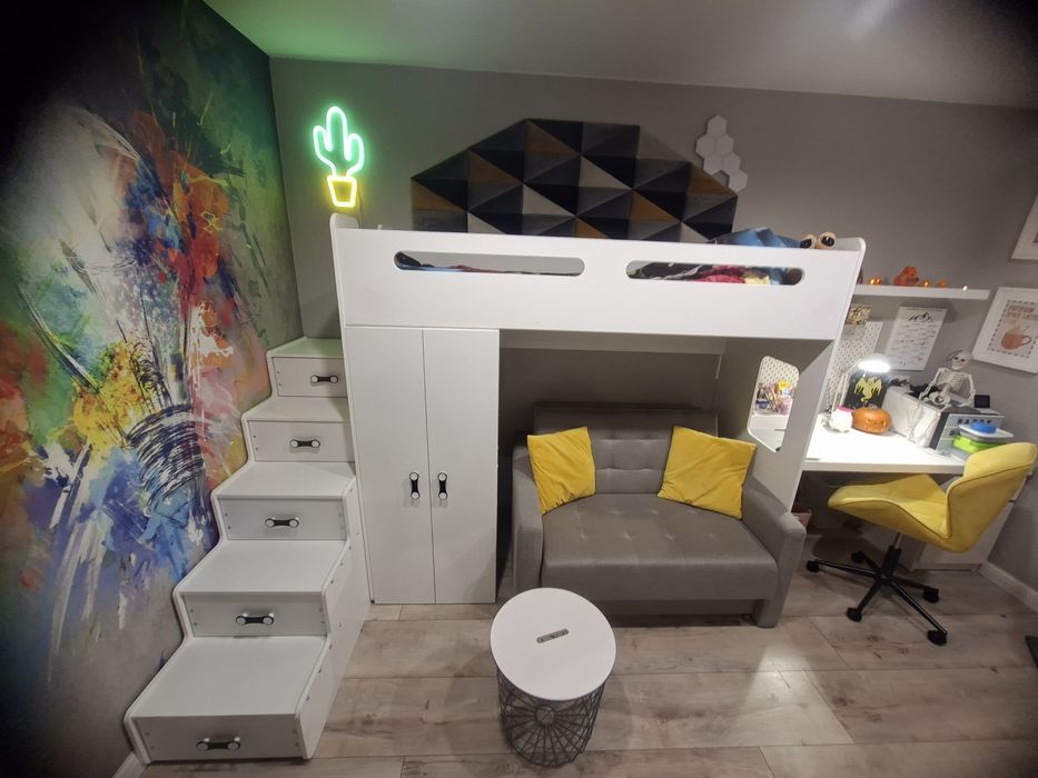 Łóżko dziecięce piętrowe z szafą I biurkiem