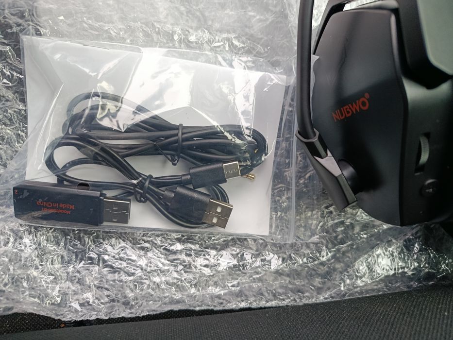 Навушники нові NUBWO 06.